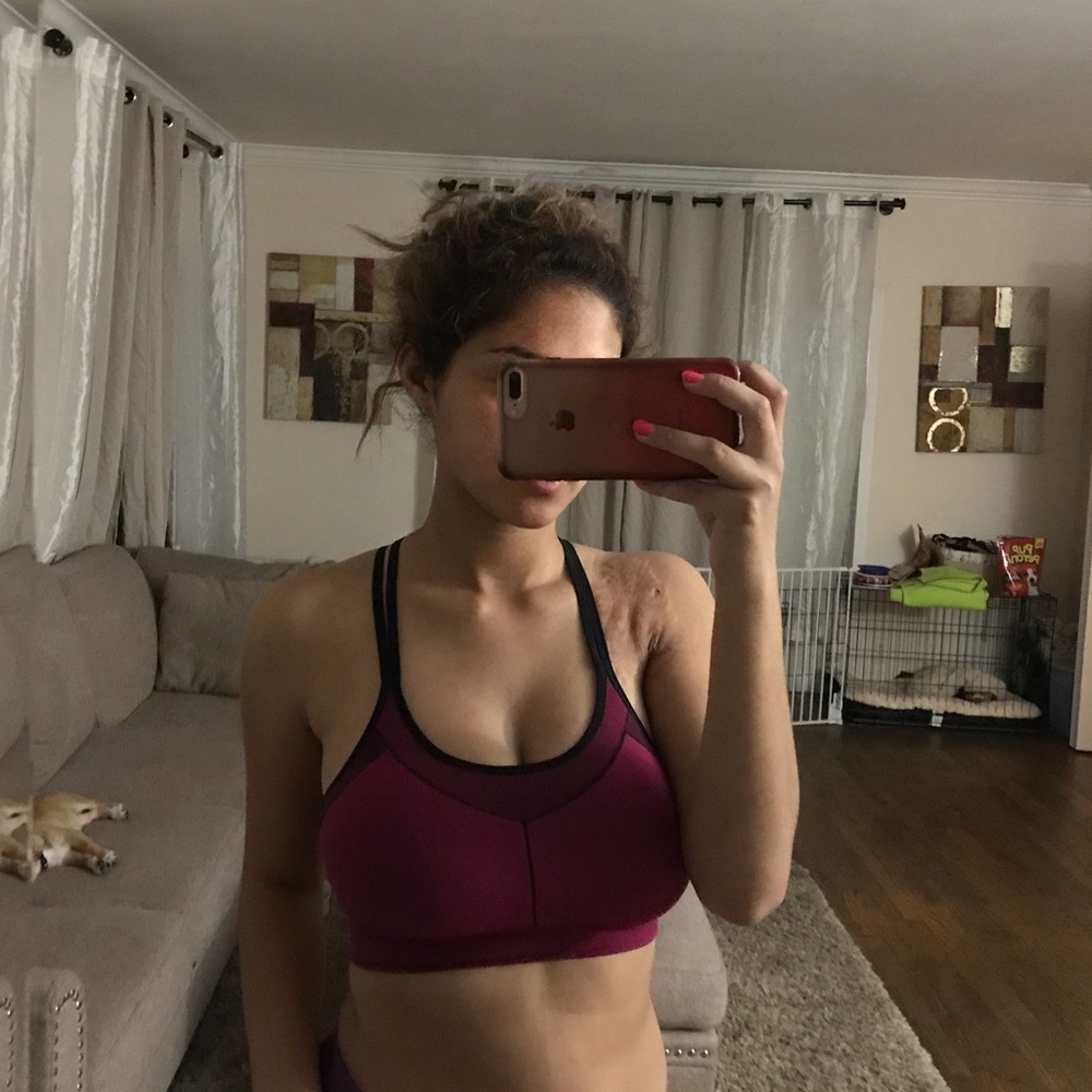 Champion sport bra with padding and back design